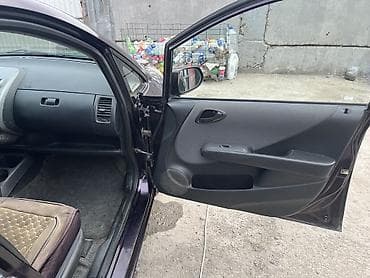 Унаа сатуу: Honda Jazz: 2008 г., 1.3 л, Кол менен иштөөчү, Бензин, Хетчбек — 4
