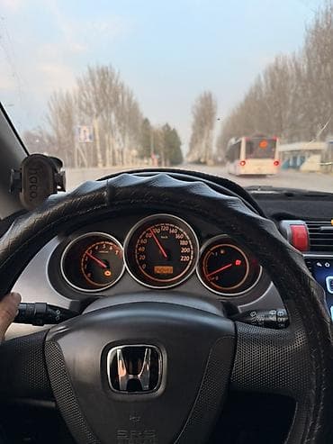 Honda Jazz: 2003 г., 1.3 л, Кол менен иштөөчү, Бензин, Хетчбек — 5