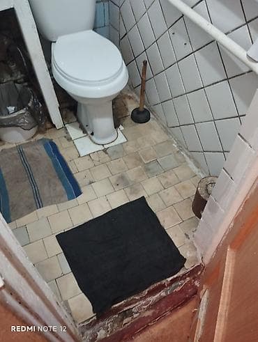 Недвижимость: Сдаётся 2комнатная КВ - Площадь: вытянутое помещение с двумя окнами — 5