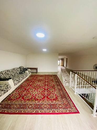 Дома: 210 м², 6 комнат, Кондиционер, Парковка, Забор, огорожен — 2