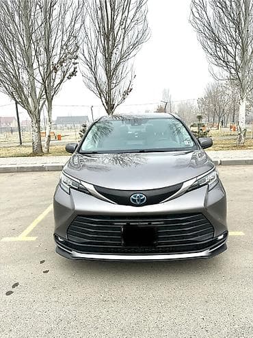 семи местный: Toyota Sienna: 2021 г., 2.5 л, Гибрид, Минивэн — 1