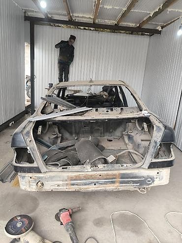 стойки акура: Лонжерон Mercedes-Benz, Б/у, Оригинал — 2