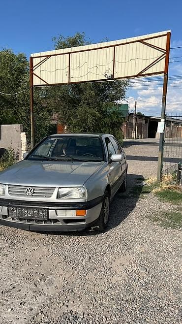 wuling mini ev: Volkswagen Vento: 1992 г., 1.6 л, Механика, Бензин, Седан — 1