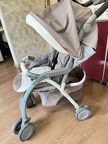 chic: Прогулочная коляска Chicco - Компактная складывающаяся конструкция — 1