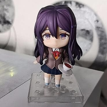 коллекционные: Нендроид Юри из литературного клуба Нюанс: не оригинал, покупала за — 1