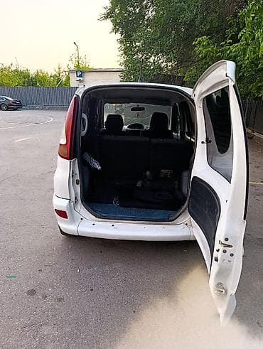 dodge caravan: Toyota Funcargo: 2003 г., 1.3 л, Автомат, Бензин, Минивэн — 6