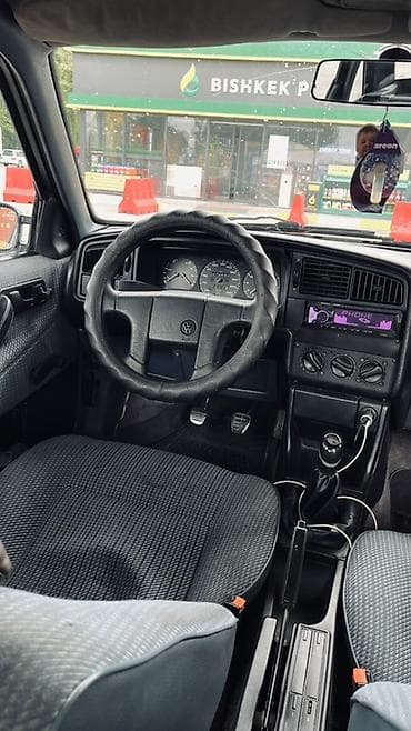 Volkswagen Passat: 1991 г., 1.8 л, Механика, Бензин, Седан — 8