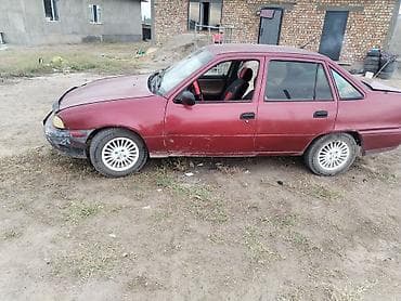 small car: Daewoo Nexia: 1995 г., 1.5 л, Механика, Бензин — 1