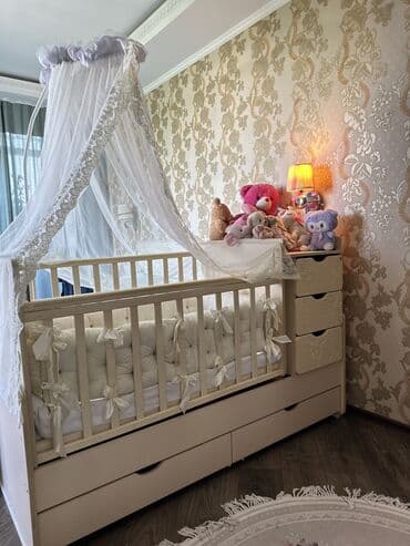 кровать манеж с пеленальным столиком: Манеж керебет, Колдонулган, Комоду менен, Жыгач — 1