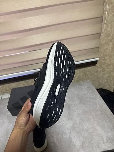 Мужские кроссовки, 41, Adidas, Новый, цвет - Черный, Платная доставка — 3