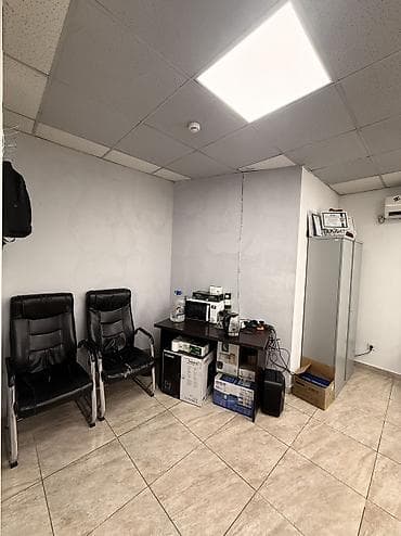 брокер бишкек: Аренда офисов, 27 м², В бизнес центре, 1 линия — 6