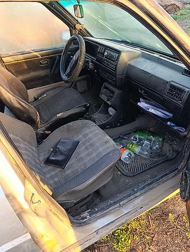 Volkswagen Golf: 1989 г., 1.8 л, Механика, Бензин