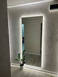лампа для бликов: Настенное зеркало с задней подсветкой - Большой прямоугольный формат — 9