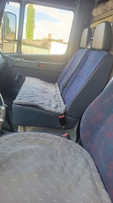 два авто: Автобус, Mercedes-Benz, 1998 г., 2.9 л — 9