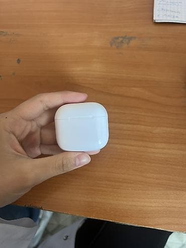 AirPods 4 ANC - Цвет: белый - Зарядный кейс компактный, с магнитной