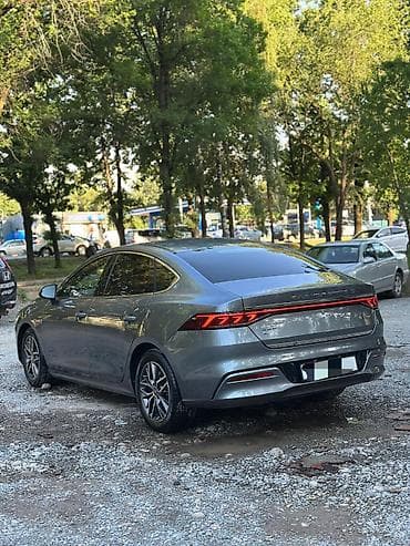 qin plus: BYD Qin: 2022 г., Седан — 2