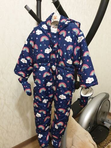 Детская обувь: Комбинезон зимний, теплый. Размер от 1года до 1.5года. Ножки и ручки — 1