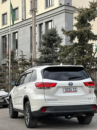 электро авто: Toyota Highlander: 2019 г., 3.5 л, Вариатор, Гибрид — 4