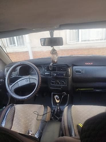 б 3 универсал: Volkswagen Golf: 1992 г., 1.8 л, Механика, Бензин, Хэтчбэк — 3