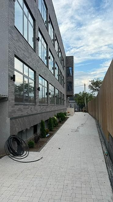 open space: Сдается коммерческое помещение Адрес: ул. Курманжан Датка / Салиева — 9