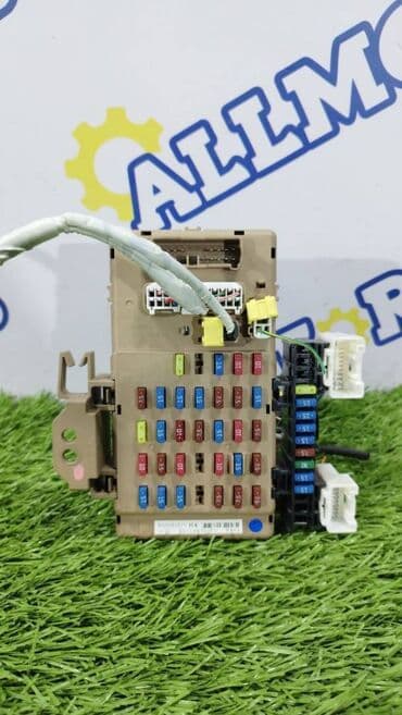 обтекатель на портер 1: Блок предохранителей Subaru Б/у, Оригинал — 1