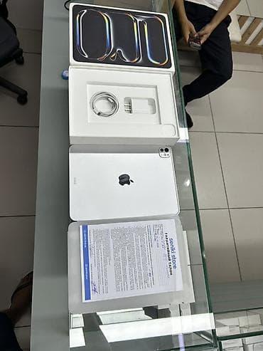 планшеь: Планшет, Apple, 10" - 11", Классический цвет - Серебристый — 1