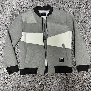 Бомбер, Осень-весна, Германия, Трикотаж, L at lalafo.kg Бомбер, Осень-весна, Германия, Трикотаж, L