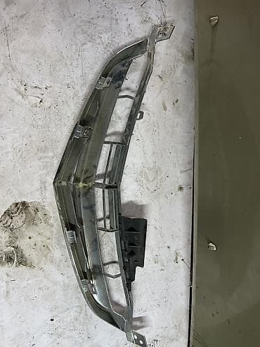 Автозапчасти: Решетка радиатора Honda 2010 г., Б/у, Оригинал — 2
