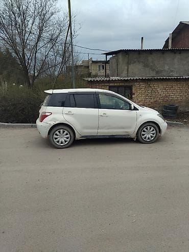 конда: Toyota Ist: 2003 г., 1.5 л, Автомат, Бензин, Хэтчбэк — 4