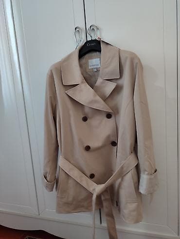 военная одежда: Бежевый женский тренч с поясом и двубортной застёжкой. - Классический — 1