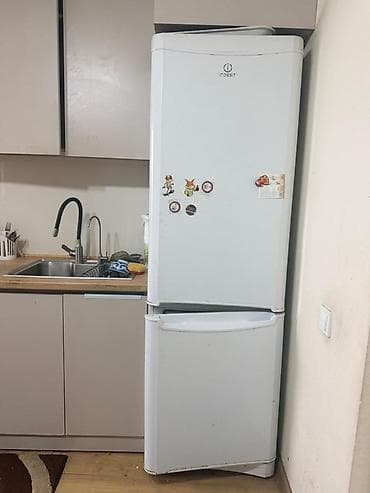 Холодильник Indesit, Двухкамерный, 180 *