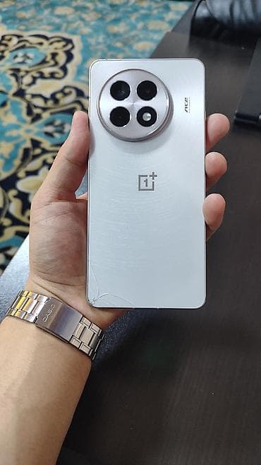 telefon iphone: OnePlus 13R, Б/у, 256 ГБ, цвет - Серебристый, 2 SIM — 4