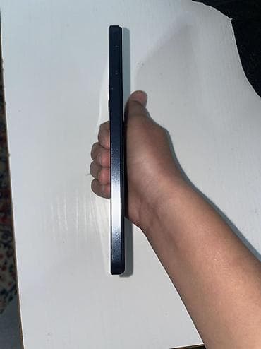 сломана: Infinix HOT 30i, Б/у, 256 ГБ, цвет - Синий, 2 SIM — 4