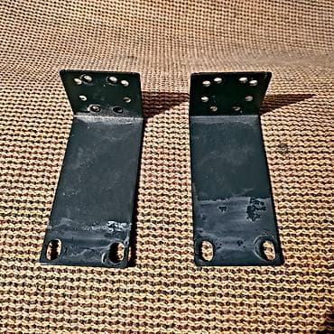 Крепление для роутера коммутатора хаба в стойку. Коммутатор TP-LINK