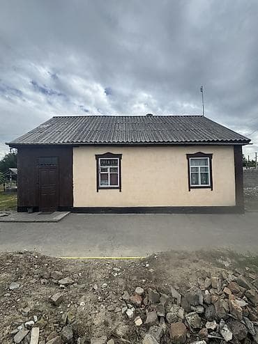 Дома: ✨Продаётся дом в с. Сокулук (район Церкви)✨ 🏡Характеристики: • — 2