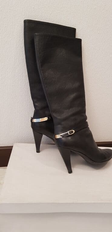 женская модельная обувь больших размеров: Обувь и одежда отличного качества. Обувь вся 38 размер, состояние — 28