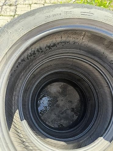 80 b4: Комплект из 4 летних шин 235/55 R19 — 2