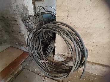 Коаксиальные кабели: Коаксиальный кабель и колючая проволока, бухты Описание: - Несколько — 2