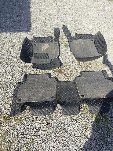 полики на хайландер: 3D Экокожа Полики Для салона Toyota, цвет - Черный — 1