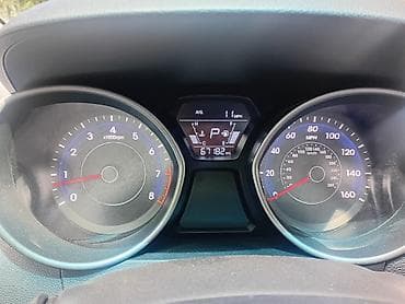 Hyundai Elantra: 2015 г., 1.8 л, Автомат, Бензин, Седан — 2