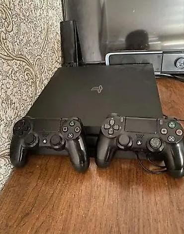 redmi 15c: Игровая консоль Sony PlayStation 4 (PS4) с двумя консолями. есть в — 2
