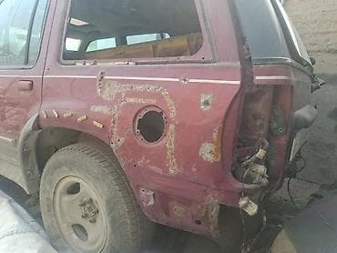 Ford Explorer: 1996 г., 4 л, Автомат, Газ, Внедорожник — 4