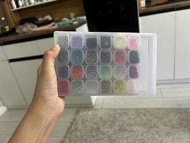 шкатулка из бусин: Набор бисера в органайзере - Компактный пластиковый кейс с прозрачной — 1