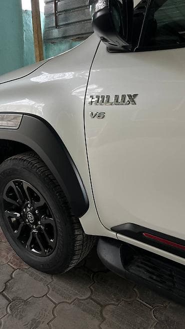 такта фуранер: Toyota Hilux: 2022 г., 4 л, Автомат, Бензин, Пикап — 8