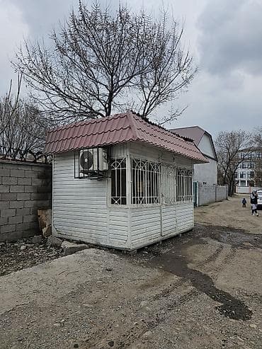 возле дороги: Сдаётся павильон. Жибек Жолу 218. рядом Компьютерный клуб, Швейных — 2