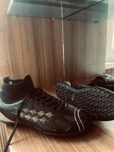 Футбольные бутсы для игры на искусственном покрытии/зале - Цвет