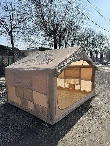 плаш палатка: Просторная кемпинговая палатка домиком (бежевого цвета)надувная от 6-8 — 7