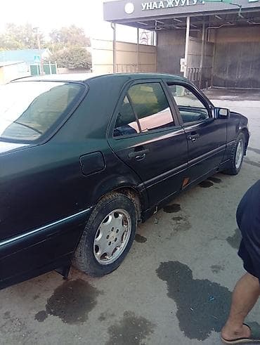 2 8: Mercedes-Benz 220: 1995 г. — 4