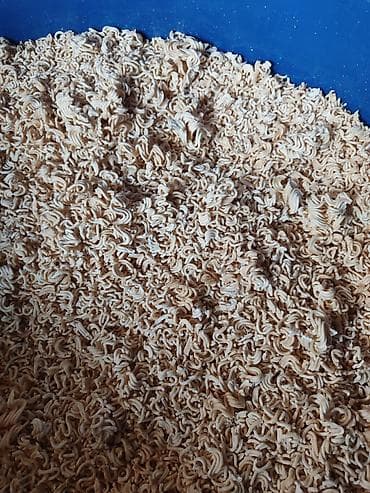 продам клубнику: Дроблёная лапша для скота(кукси,крошка лапши/лапшичная крошка) в — 1