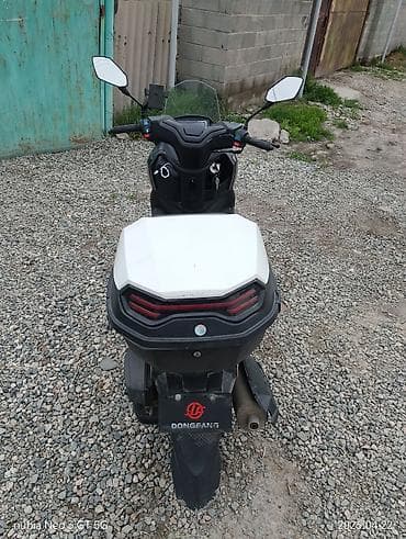 р14 17565: Скутер/макси-скутер с яркой Х‑образной светодиодной оптикой и высоким — 6